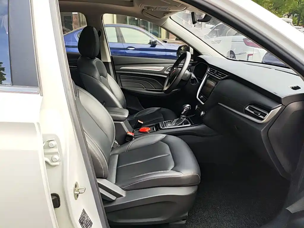 Roewe RX3 — миниатюра 25