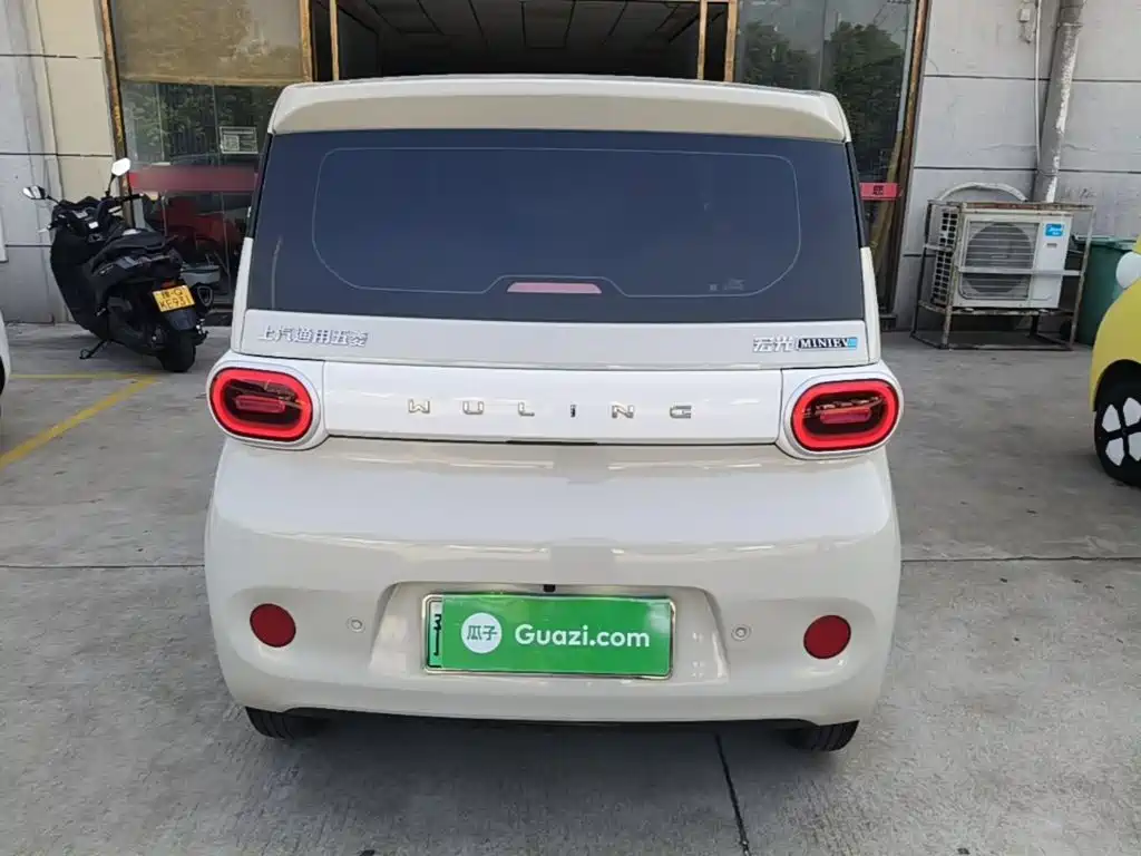 Wuling MINIEV — миниатюра 6