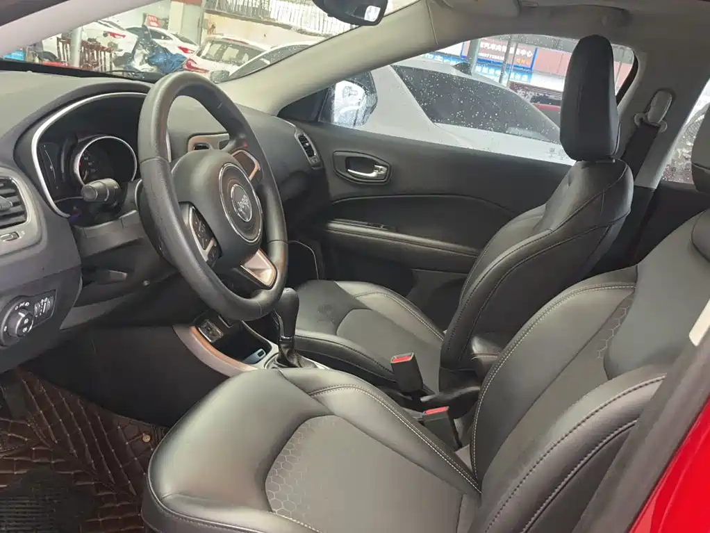 Jeep Compass — миниатюра 11