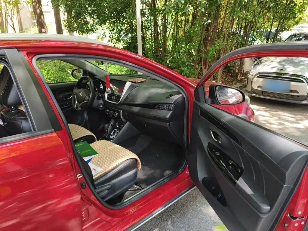 Toyota Yaris L — миниатюра 18