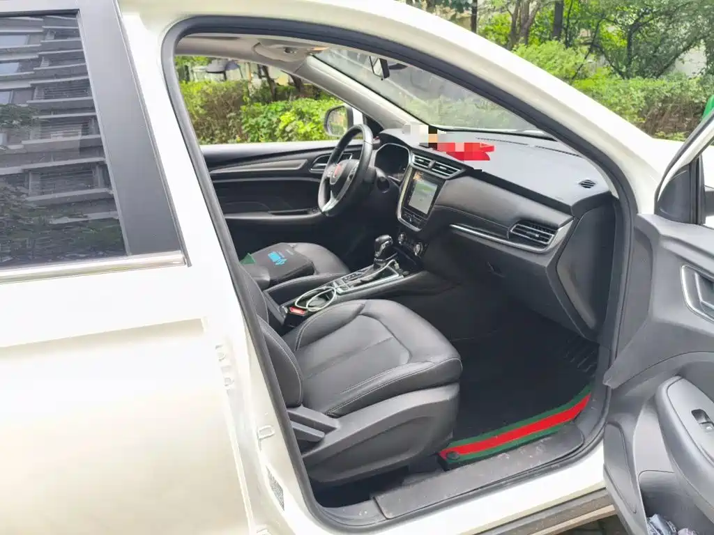 Roewe RX3 — миниатюра 18