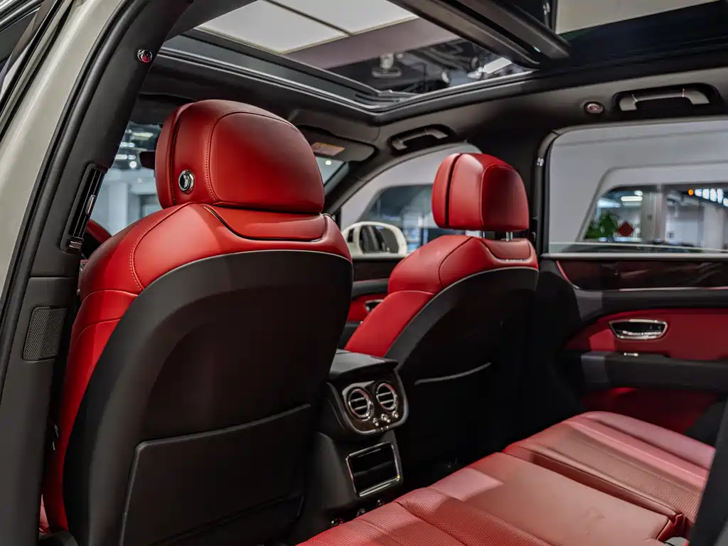 Bentley Bentayga — миниатюра 12