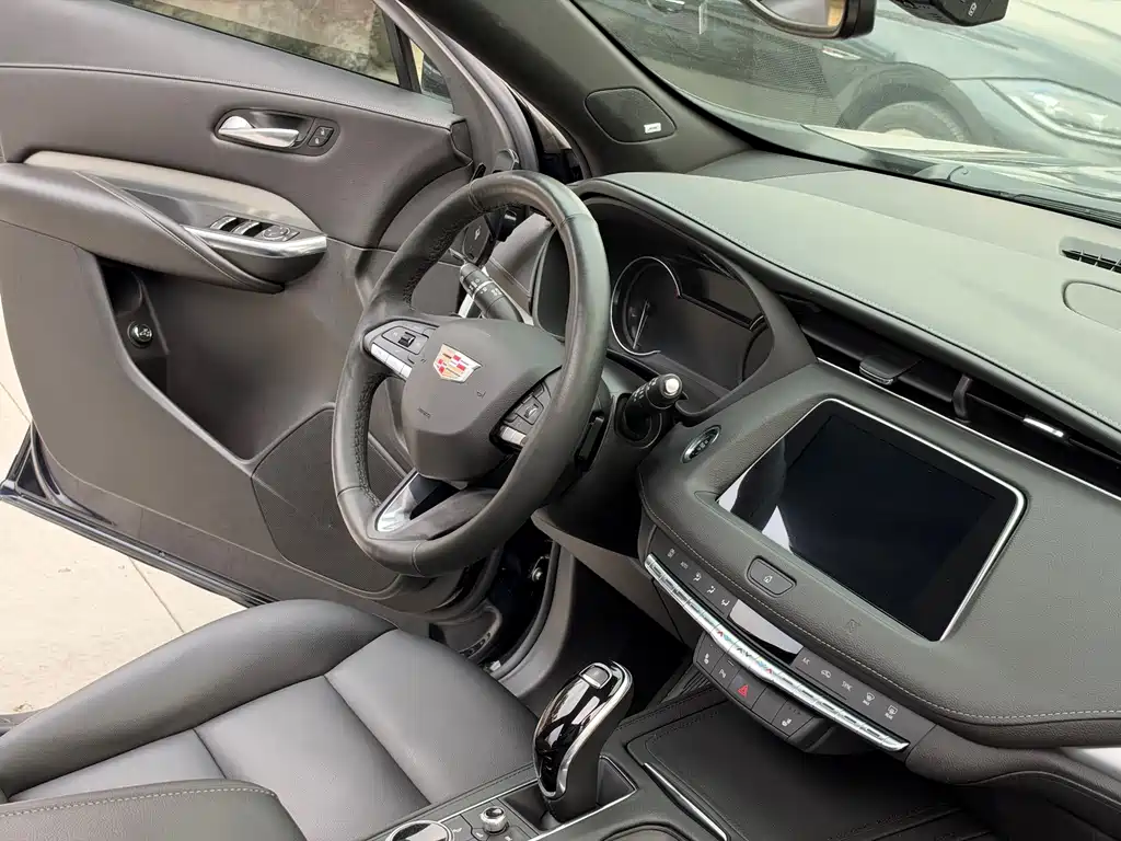 Cadillac XT4 — миниатюра 14