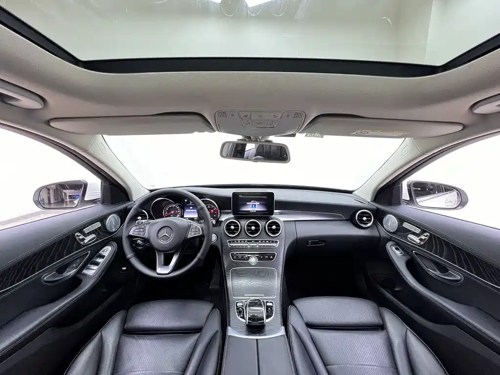 Mercedes-Benz C-Class — миниатюра 15