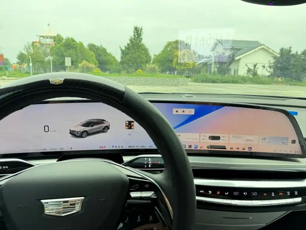 Cadillac Lyriq — миниатюра 16