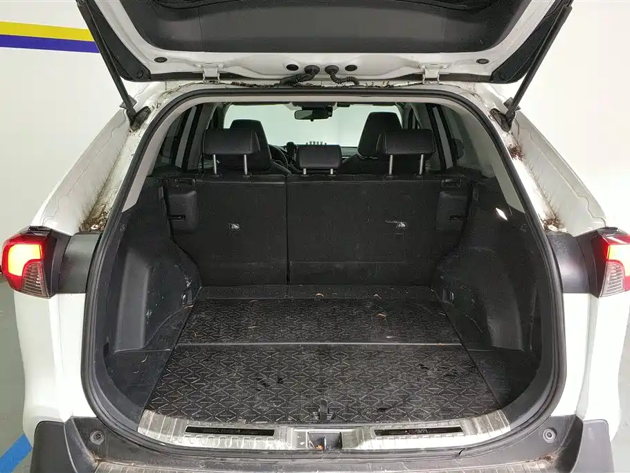 Toyota RAV4 2023 2.0L CVT Plus