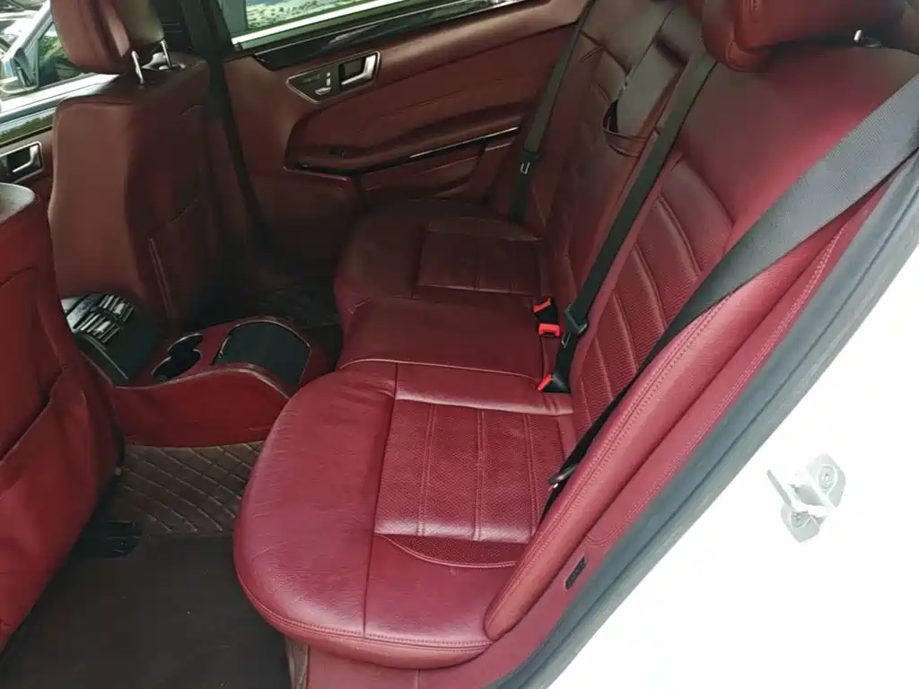 Mercedes-Benz E-Class — миниатюра 17
