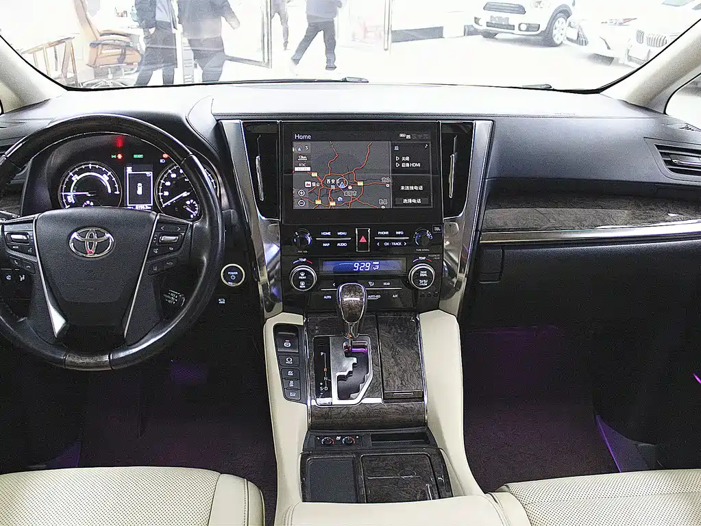 Toyota Alphard 2021 2.5L Luxury