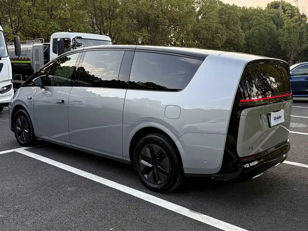 Li Auto Li MEGA — миниатюра 5