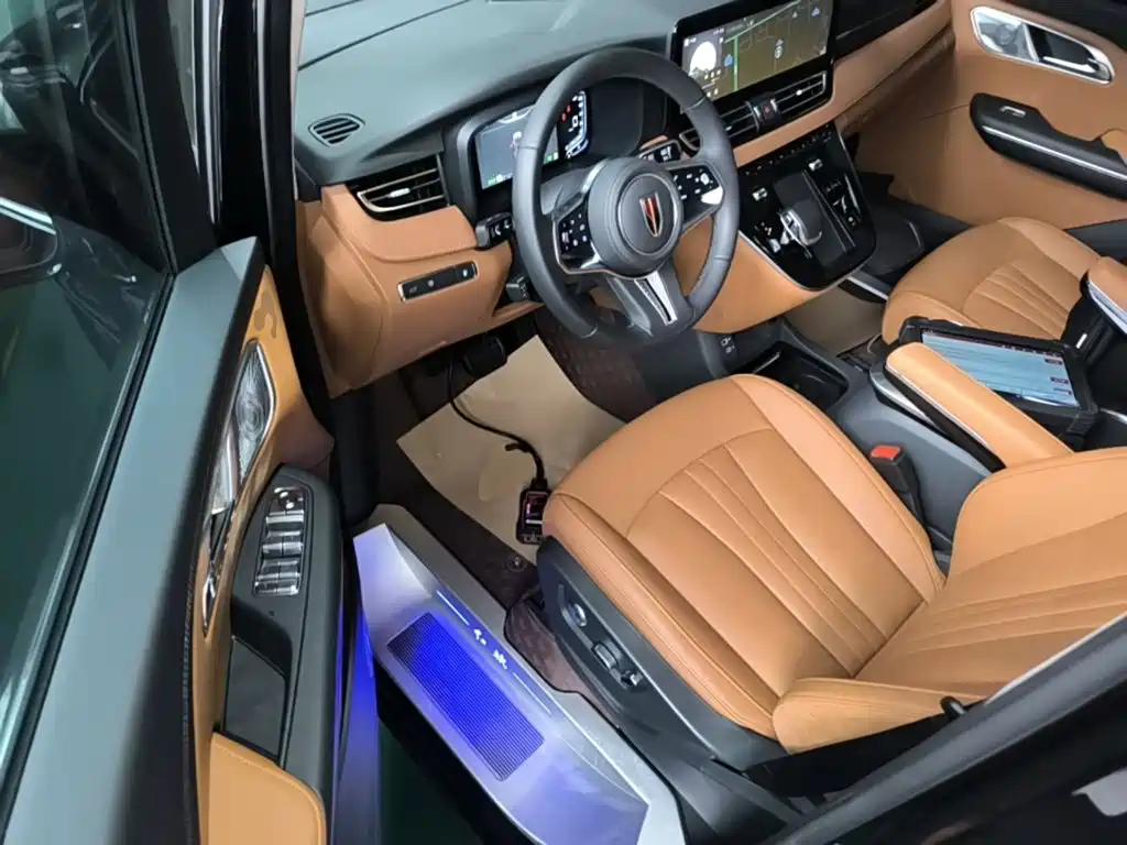 Hongqi Hongqi HQ9 PHEV — миниатюра 16