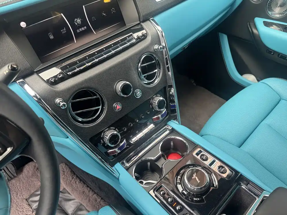 Rolls-Royce Cullinan — миниатюра 9