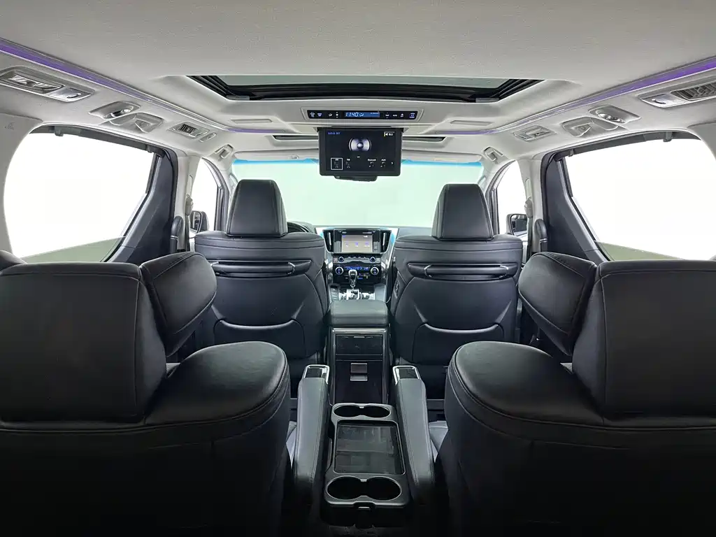 Toyota Vellfire — миниатюра 10