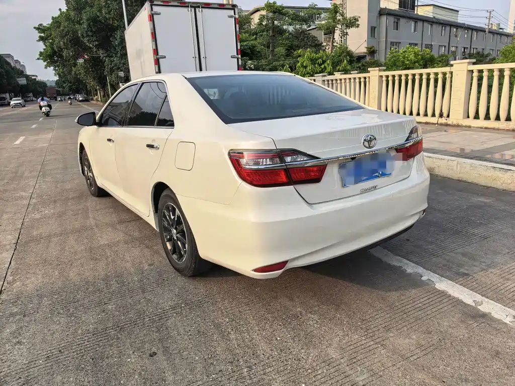 Toyota Camry — миниатюра 13