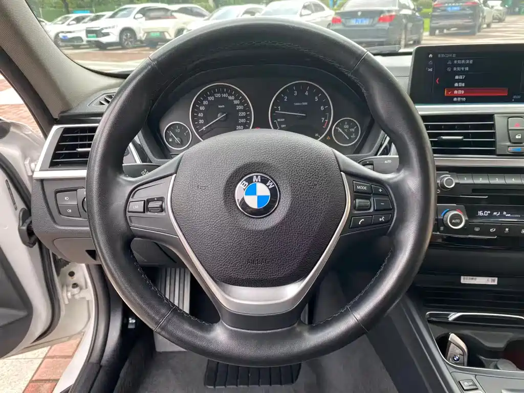 BMW 3 Series — миниатюра 6