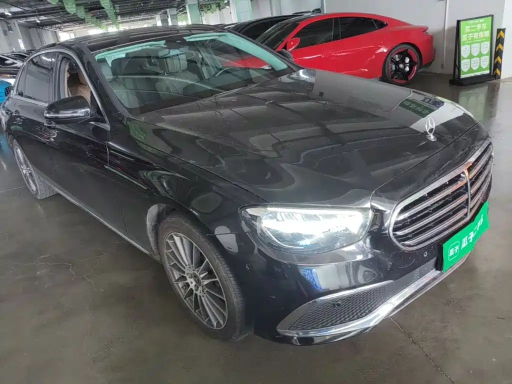 Mercedes-Benz E-Class — миниатюра 8