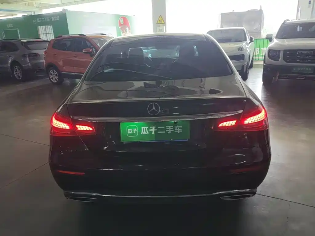 Mercedes-Benz E-Class — миниатюра 6