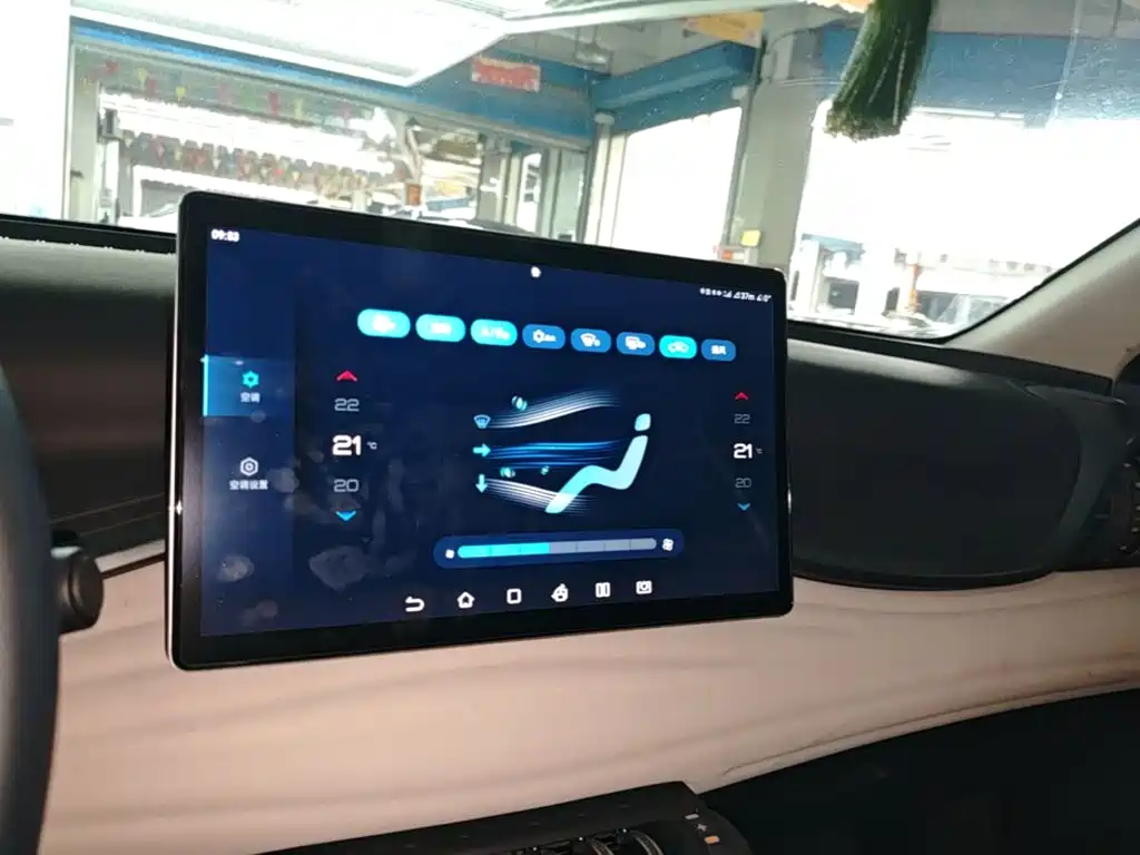 BYD Yuan Plus — миниатюра 13