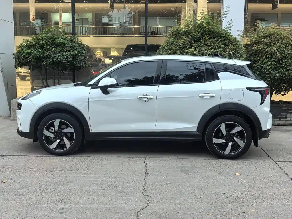 Lynk & Co 06 EM-P — миниатюра 2