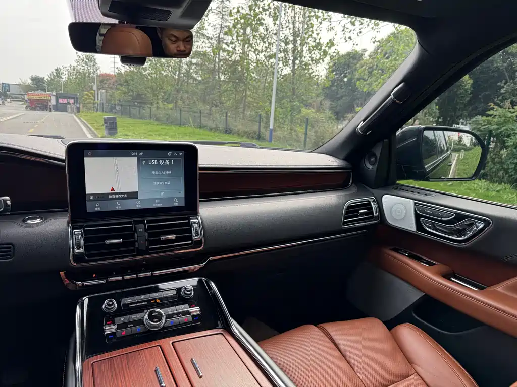 Lincoln Navigator — миниатюра 18