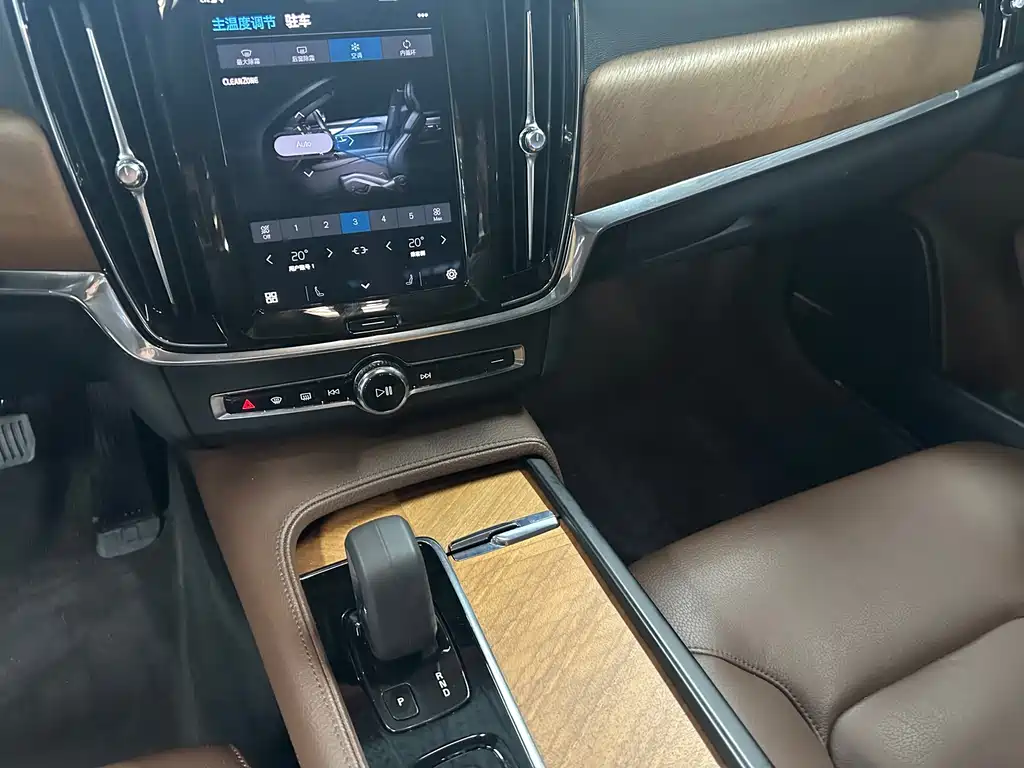 Volvo S90 — миниатюра 8