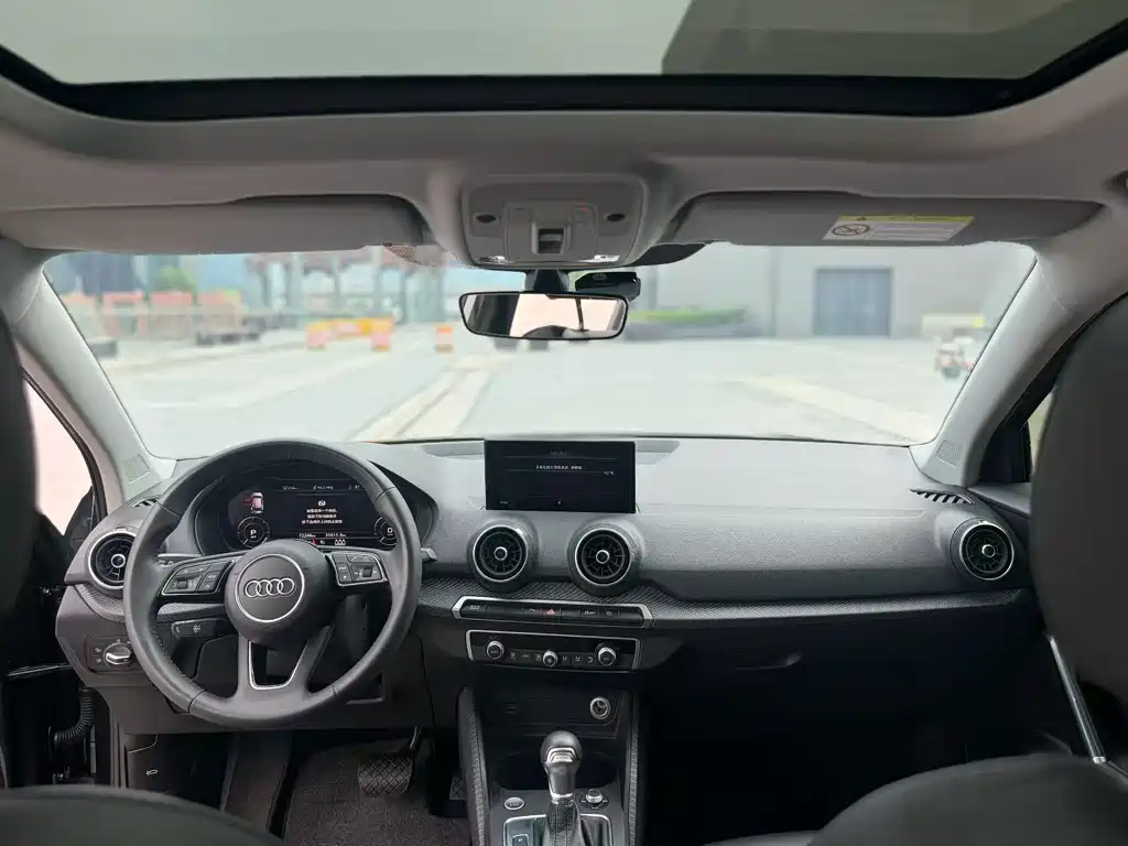 Audi Q2L e-tron — миниатюра 9