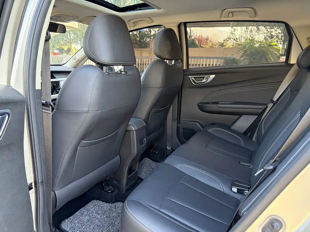 Geely Vision X3 — миниатюра 10