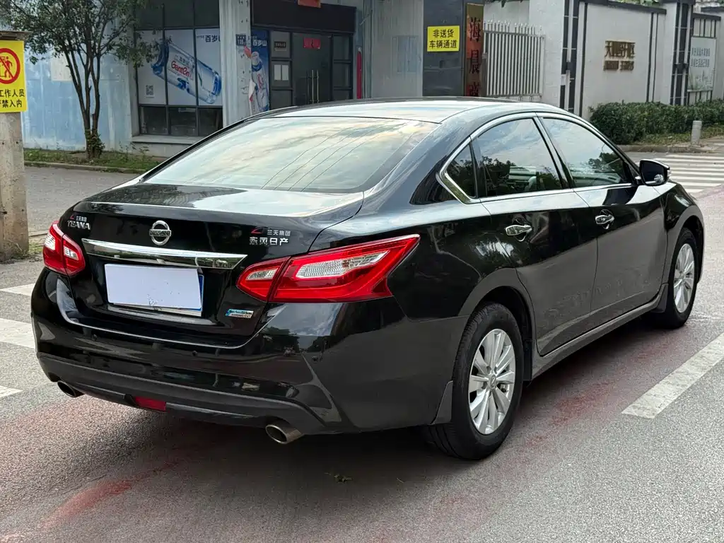 Nissan Teana — миниатюра 4
