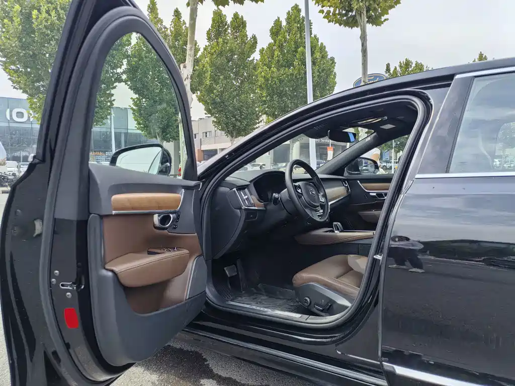 Volvo S90 — миниатюра 4