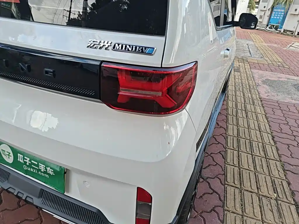 Wuling MINIEV — миниатюра 8