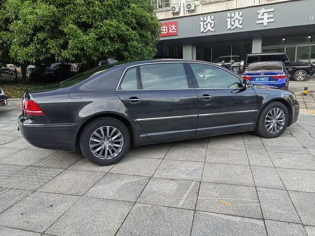 Volkswagen Phaeton — миниатюра 10