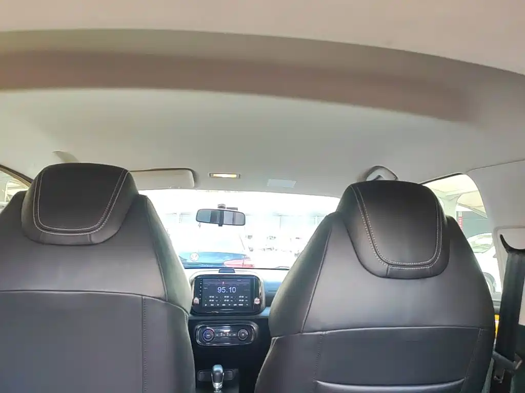Roewe Clever — миниатюра 18