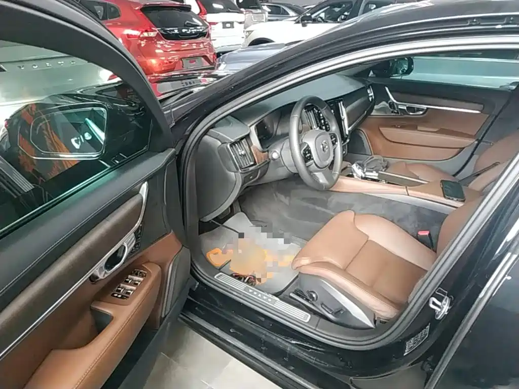 Volvo S90 — миниатюра 16