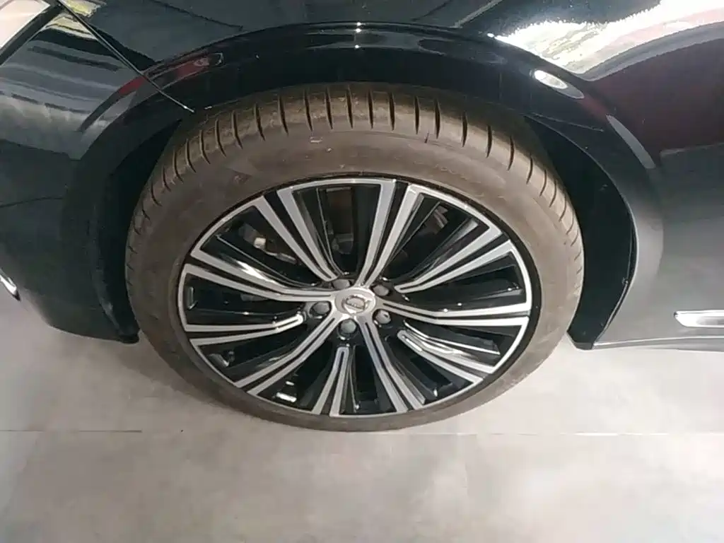 Volvo S90 — миниатюра 23