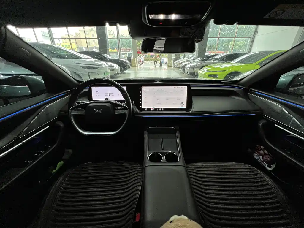 XPeng P7 — миниатюра 10