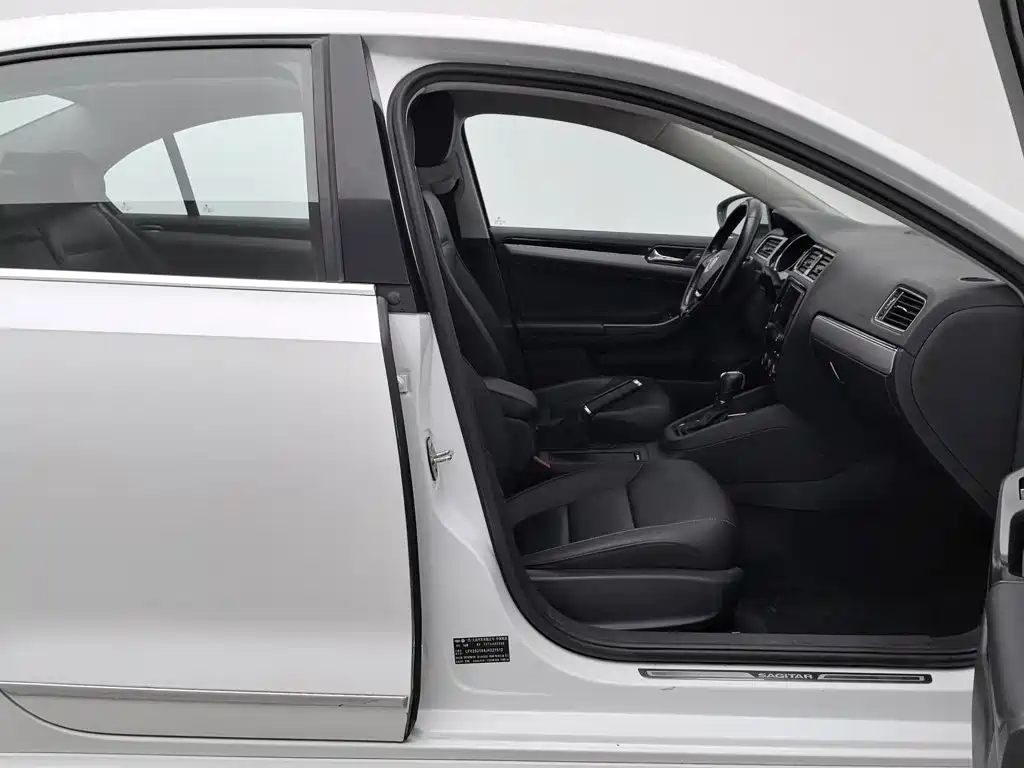 Volkswagen Sagitar — миниатюра 23
