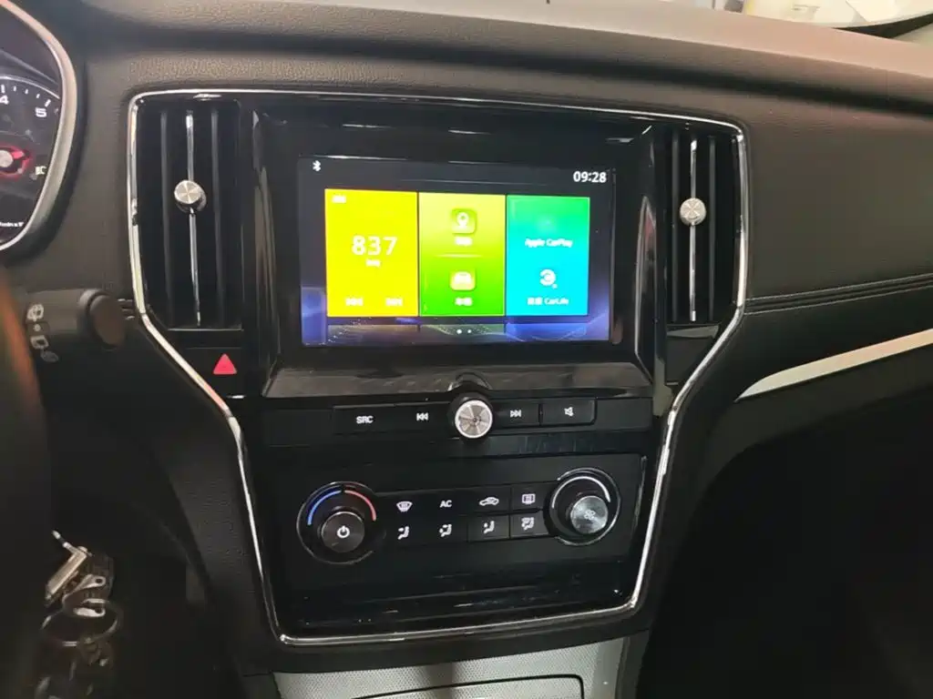 Roewe RX5 — миниатюра 13