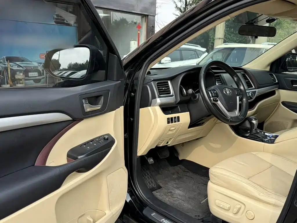 Toyota Highlander — миниатюра 9