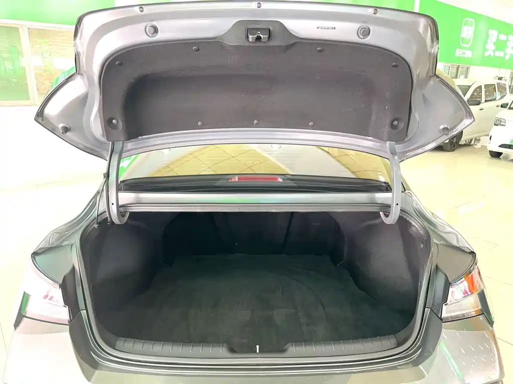 Hyundai Elantra — миниатюра 23
