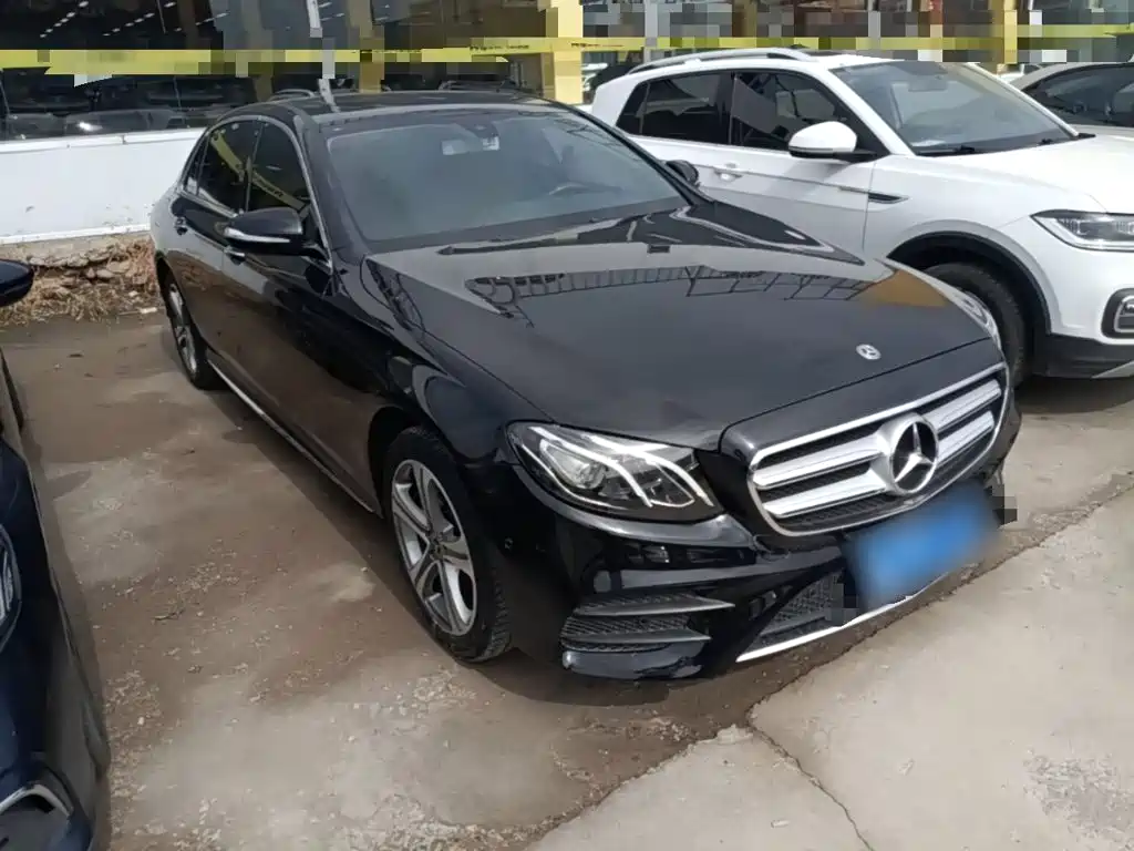 Mercedes-Benz E-Class — миниатюра 4