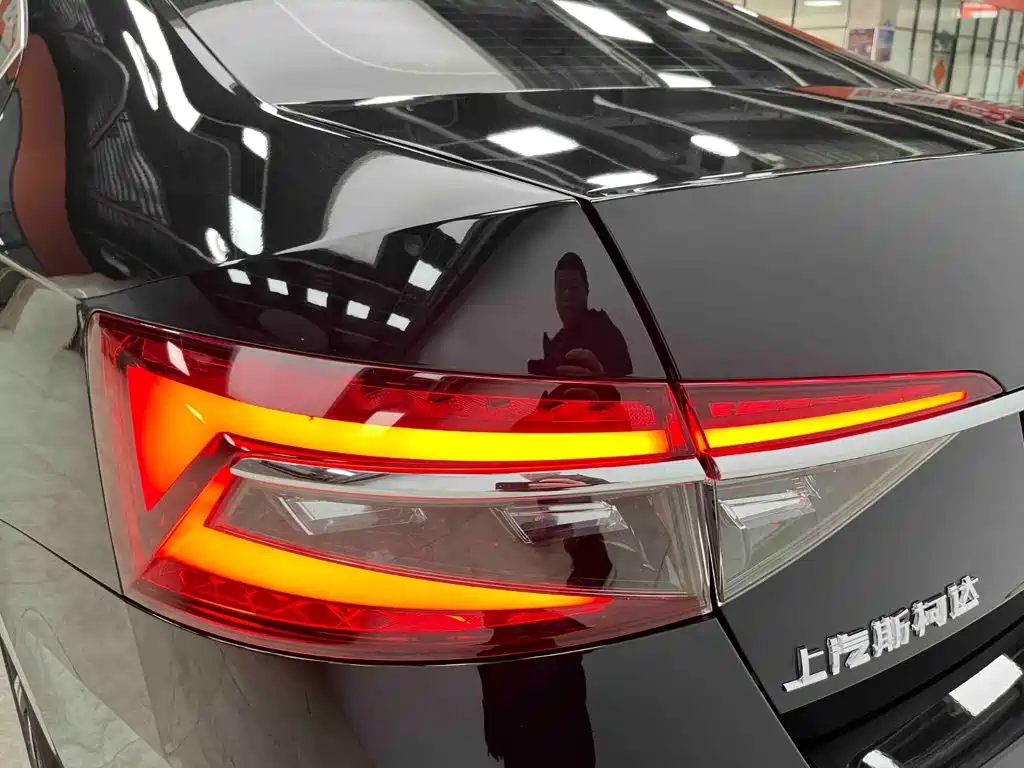 Skoda Superb — миниатюра 24