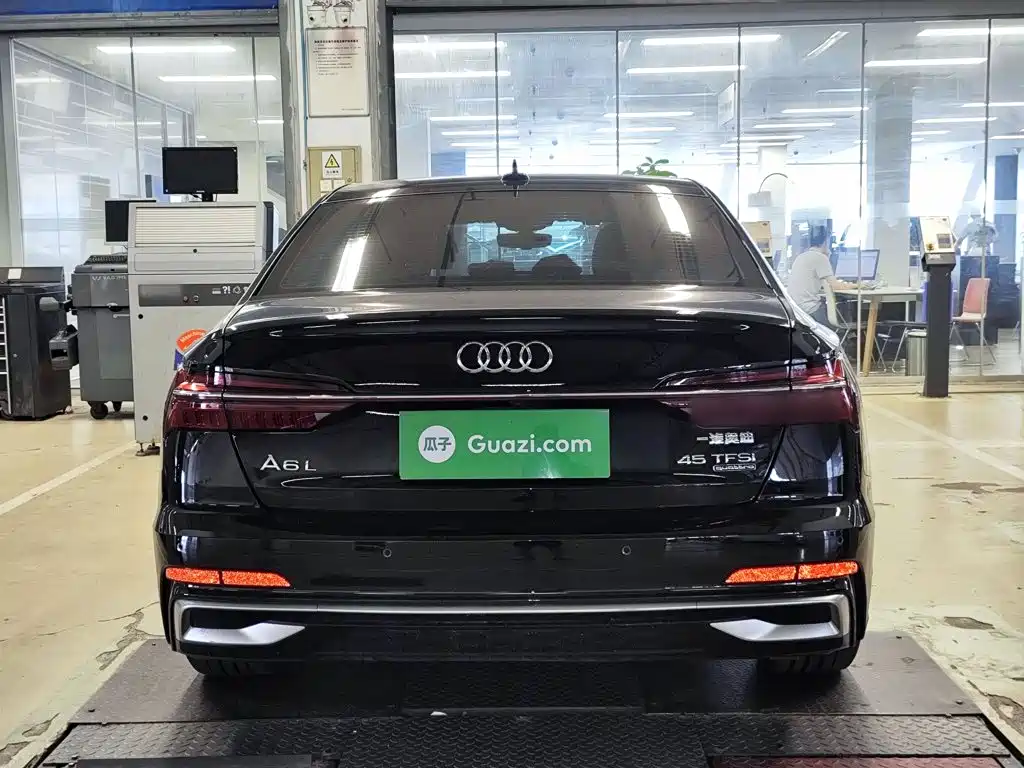 Audi A6L — миниатюра 6