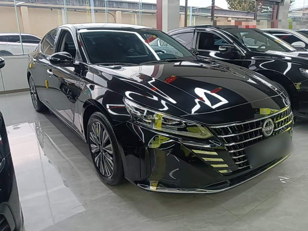 Nissan Teana 2.0 л 2023 г. Чёрный, пробег 18500 км