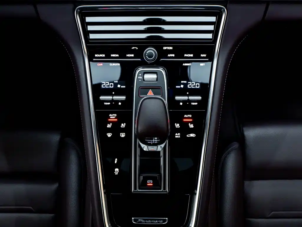 Porsche Panamera — миниатюра 18