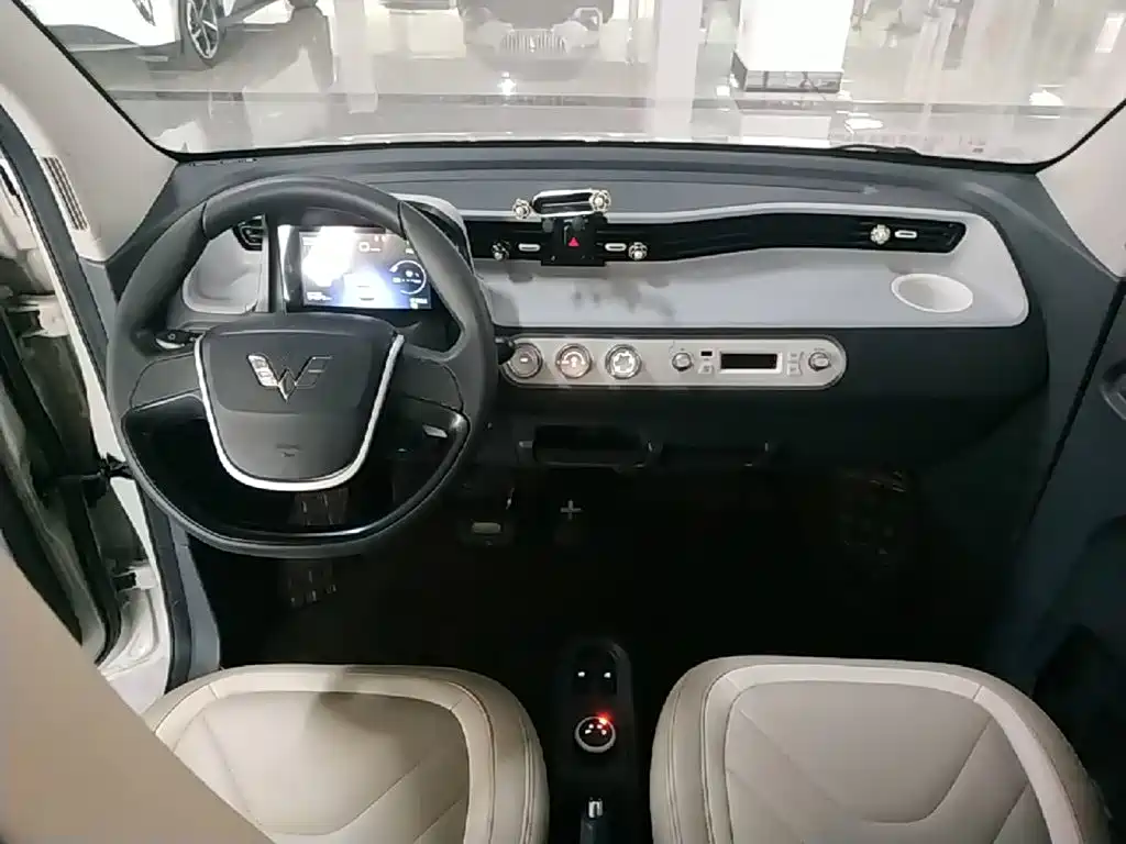 Wuling MINIEV — миниатюра 10