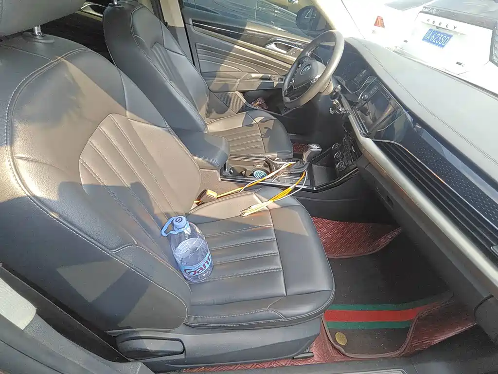 Volkswagen Passat PHEV — миниатюра 12