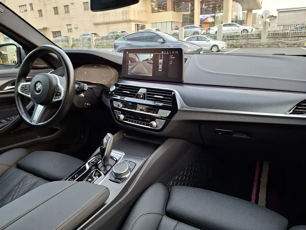 BMW 5 Series (Import) — миниатюра 11