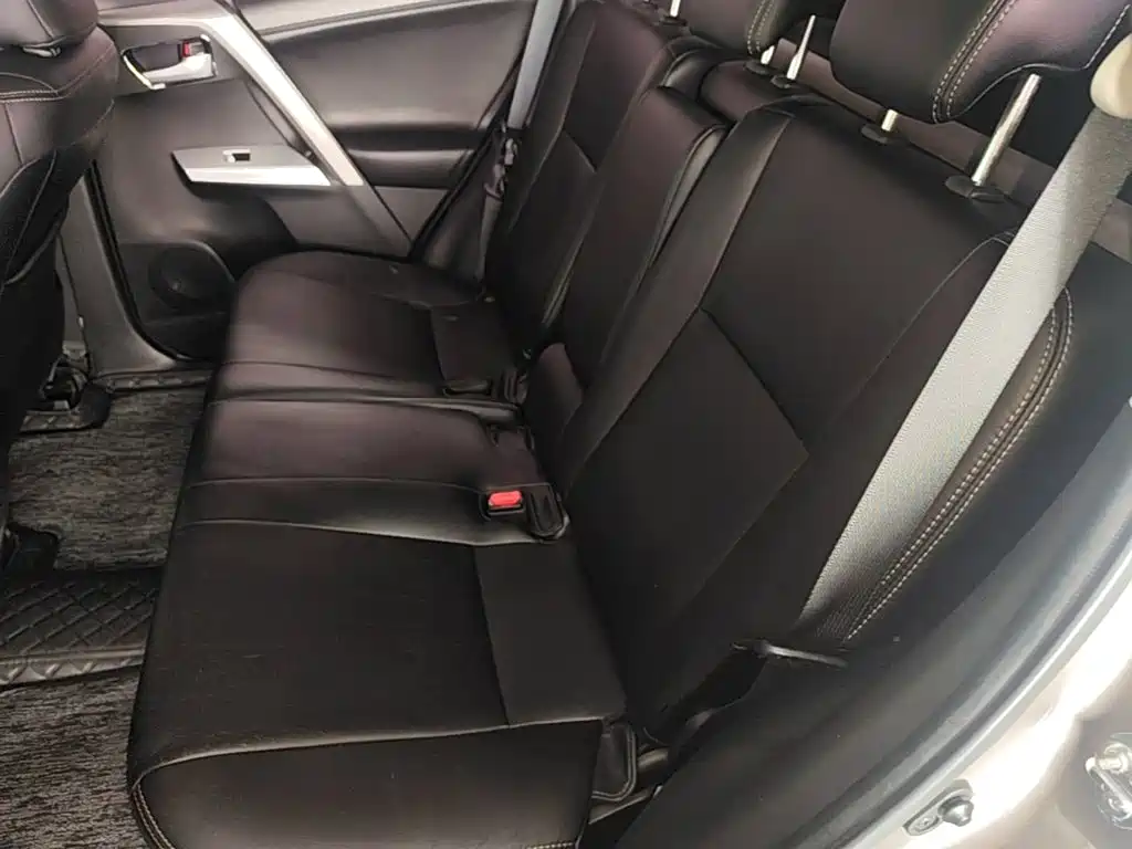 Toyota RAV4 — миниатюра 17