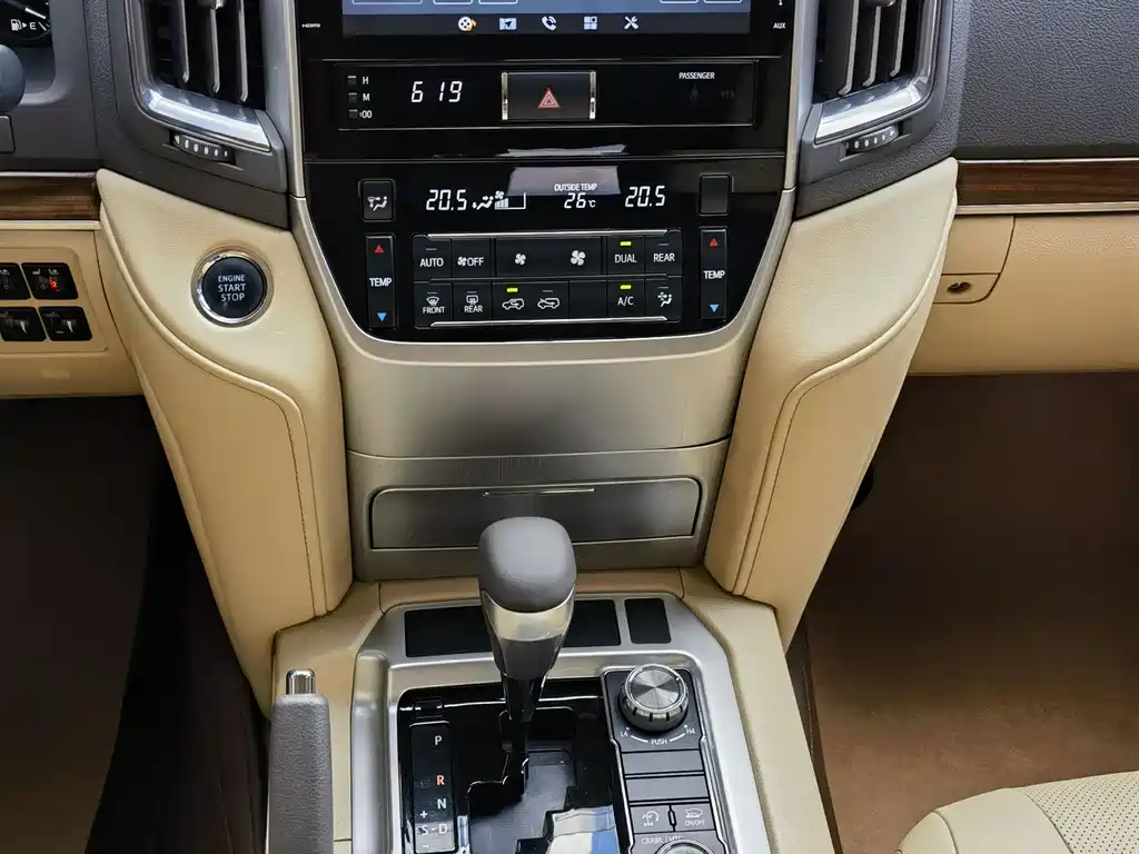 Toyota Land Cruiser 2018 5.7L VX-R