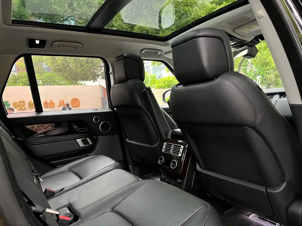 Land Rover Range Rover — миниатюра 19
