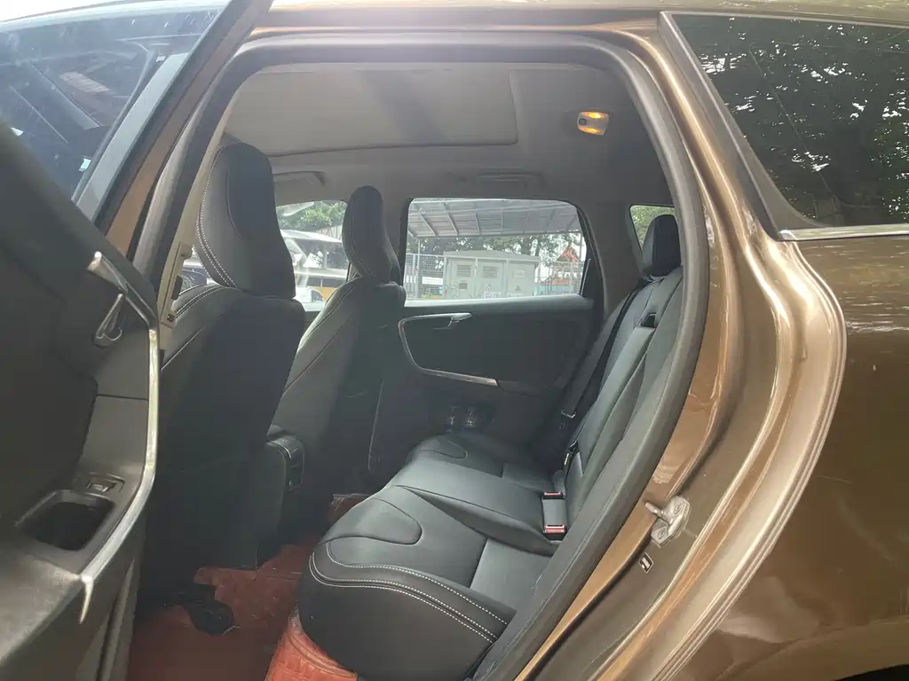 Volvo XC60 — миниатюра 6